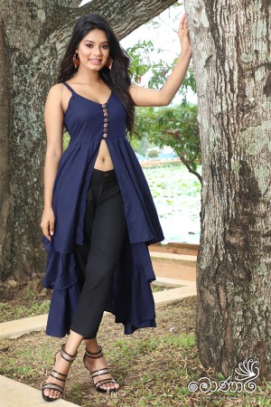 LINEN  LAYER QUEEN BLUE TOP WITH SHORT & BLACK TROUSER 